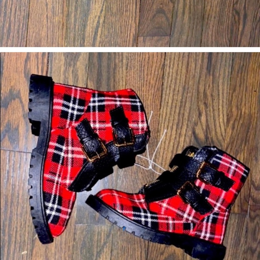 Girls Red fashionista boots size :12